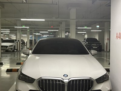 BMW 5 SERIES - 1