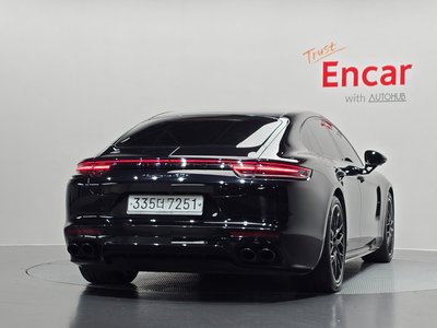 PORSCHE PANAMERA - 3