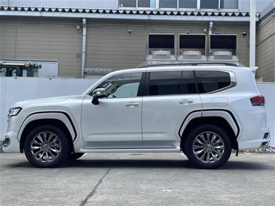 TOYOTA LAND CRUISER 300 - 9