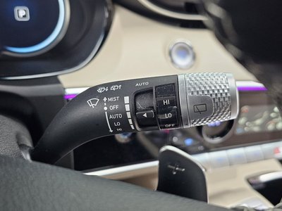 2021 Genesis GV70 — миниатюра 18