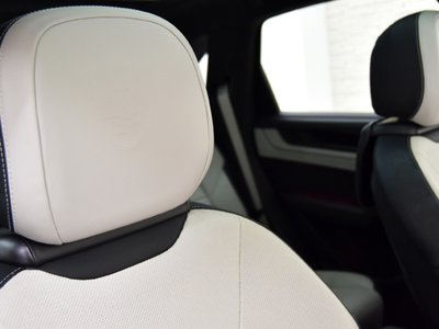 2024 Porsche CAYENNE — миниатюра 24