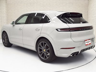 2024 Porsche CAYENNE 照片 2