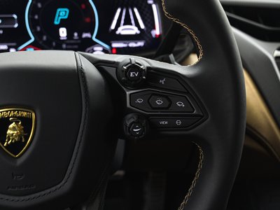 2025 Lamborghini REVUELTO thumbnail 42