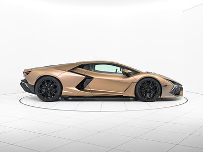 صورة 9 لـ 2025 Lamborghini REVUELTO