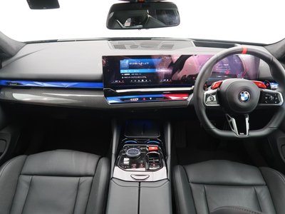 2025 BMW M5 — фото 2