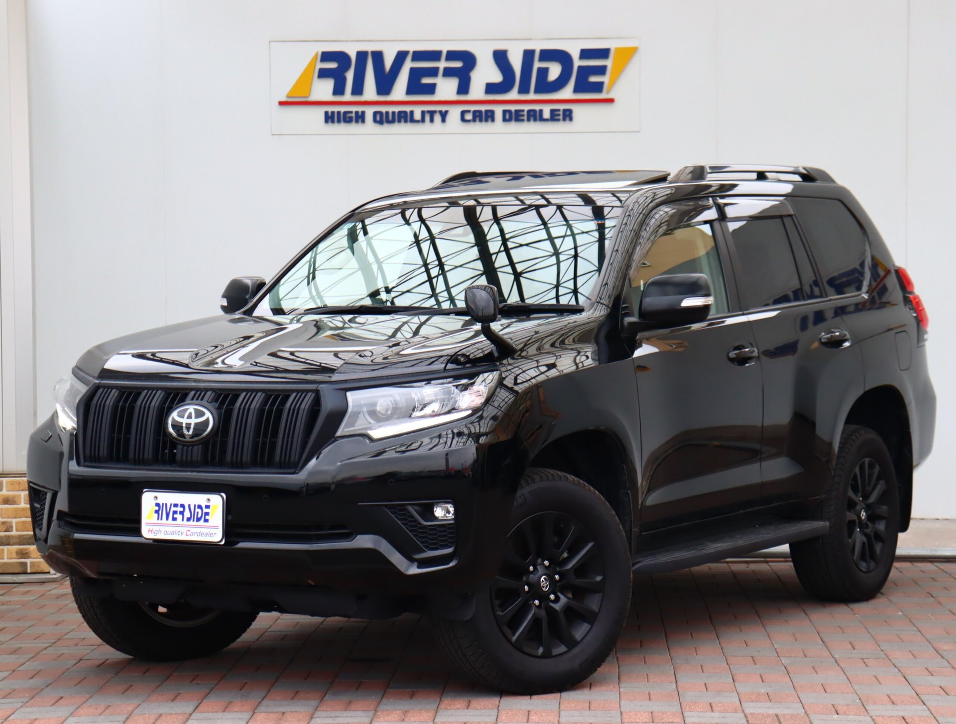 TOYOTA LAND CRUISER PRADO - View 1