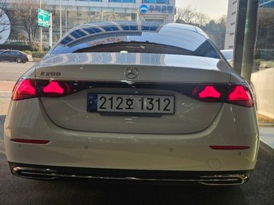 MERCEDES-BENZ E-CLASS - 3