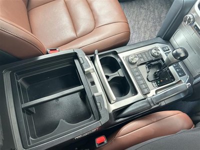 2016 Toyota LAND CRUISER 200 — фото 11