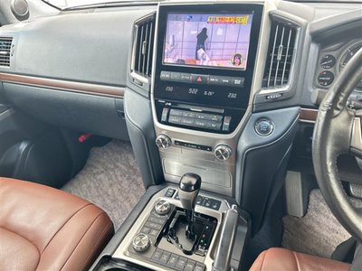صورة 10 لـ 2016 Toyota LAND CRUISER 200