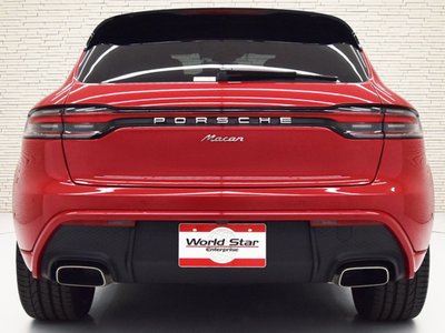 PORSCHE MACAN - 4