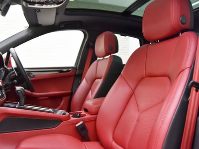 PORSCHE MACAN - 7