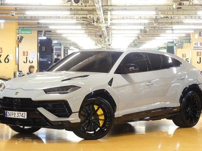 LAMBORGHINI URUS - 1