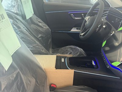 MERCEDES-BENZ E-CLASS - 8