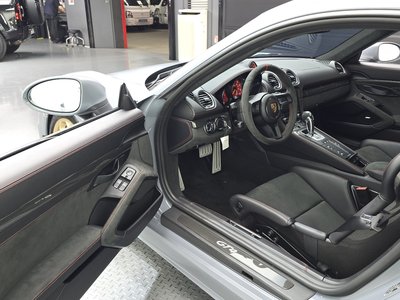 صورة 10 لـ 2023 Porsche 718