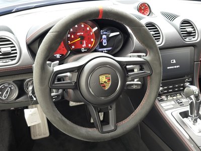 صورة مصغرة 12 لـ 2023 Porsche 718