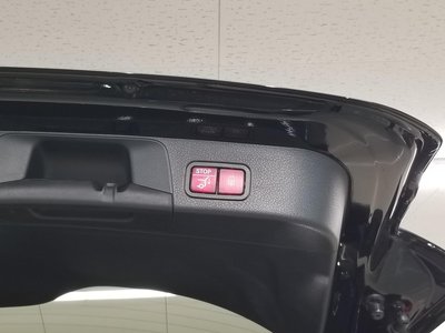 MERCEDES-BENZ GLB - 10