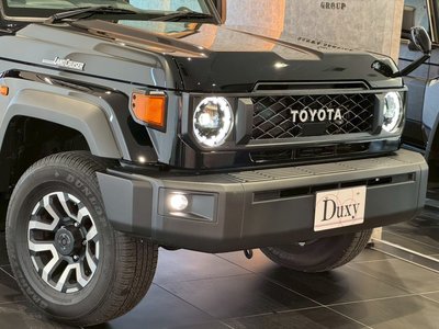 TOYOTA LAND CRUISER 70 - 7