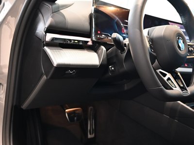 صورة مصغرة 15 لـ 2025 BMW 5 SERIES
