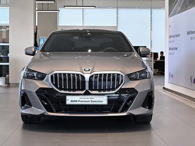 BMW 5 SERIES - 2