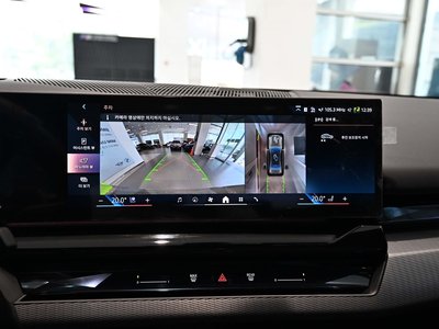 صورة مصغرة 11 لـ 2025 BMW 5 SERIES