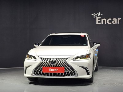 2025 LEXUS ES 照片 2