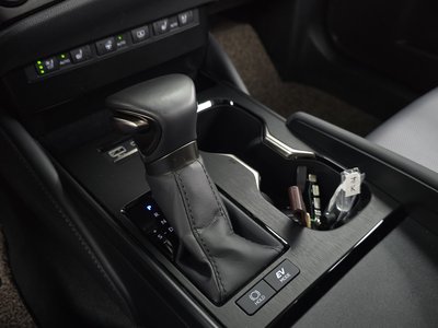 2025 Lexus ES — миниатюра 12