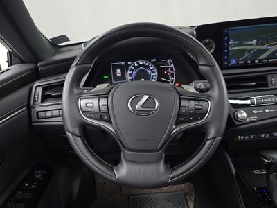 2025 Lexus ES — миниатюра 19