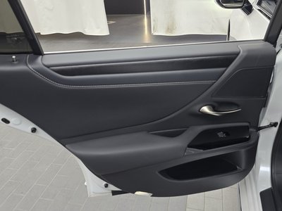 2025 Lexus ES — миниатюра 15