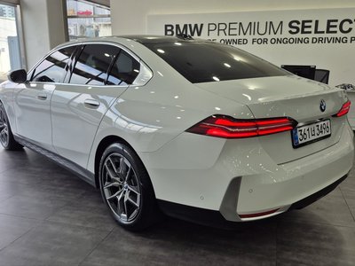 BMW 5 SERIES - 7