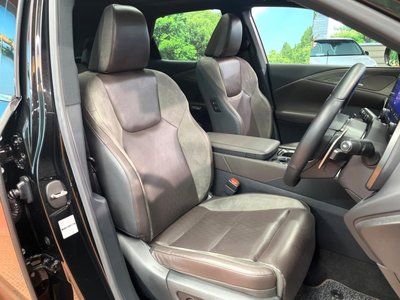 صورة 9 لـ 2023 Lexus RX