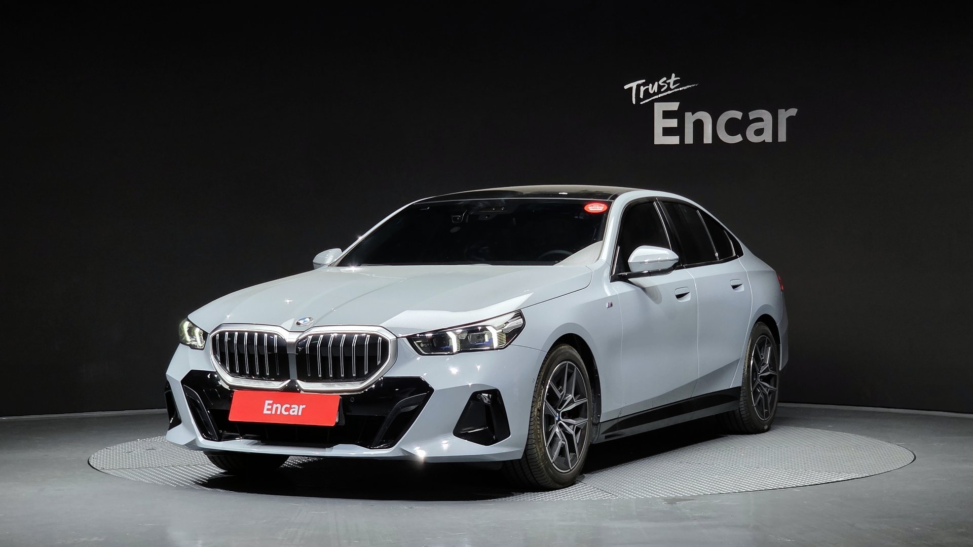 BMW 5 SERIES - View 1