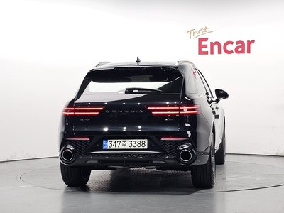 صورة 4 لـ 2022 Genesis GV70