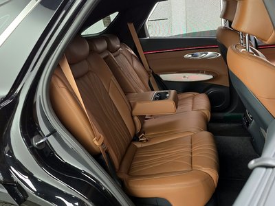 صورة مصغرة 12 لـ 2025 Genesis GV70