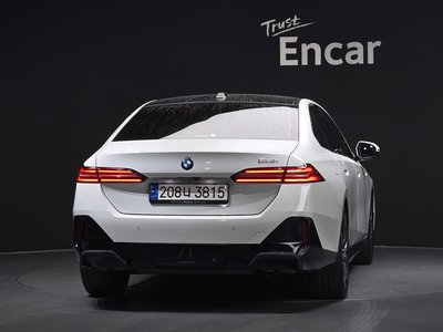 2024 BMW 5 SERIES photo 4
