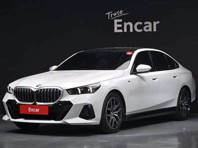 2024 BMW 5 SERIES photo 1
