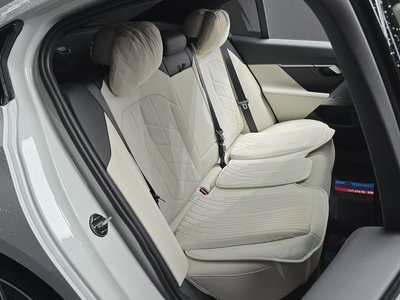 2024 BMW 5 SERIES — миниатюра 12
