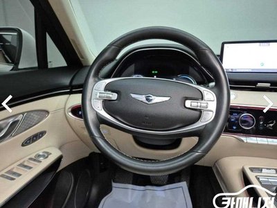 صورة 9 لـ 2021 Genesis GV70