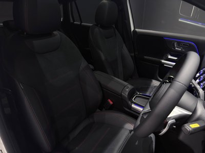 MERCEDES-BENZ GLA - 10