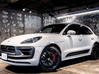 PORSCHE MACAN - 8