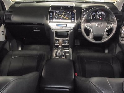 TOYOTA LAND CRUISER PRADO - 7