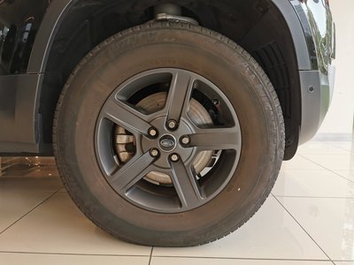 LAND ROVER DEFENDER - 9