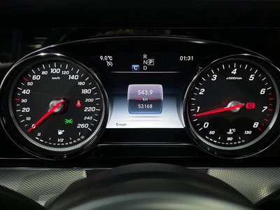 MERCEDES-BENZ E-CLASS - 8