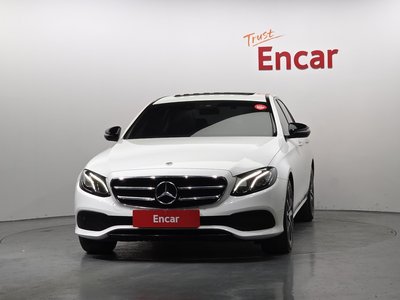 MERCEDES-BENZ E-CLASS - 2