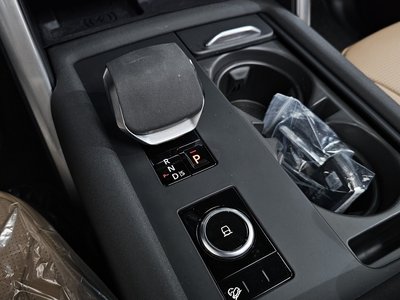2025 LAND Rover DISCOVERY — миниатюра 12
