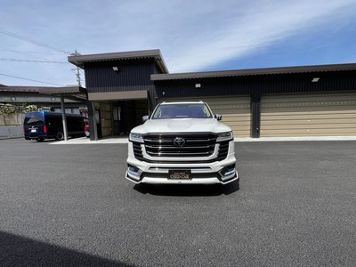 TOYOTA LAND CRUISER 300 - 7