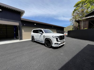 TOYOTA LAND CRUISER 300 - 8