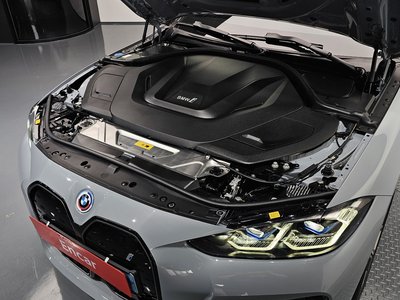 صورة 7 لـ 2023 BMW I4