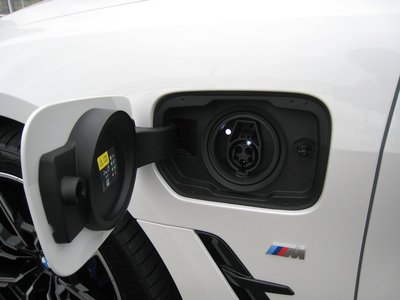 2025 BMW I4 thumbnail 36