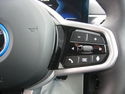 2025 BMW I4 thumbnail 22