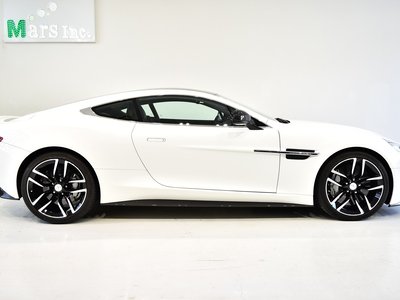 ASTON MARTIN VANQUISH - 6